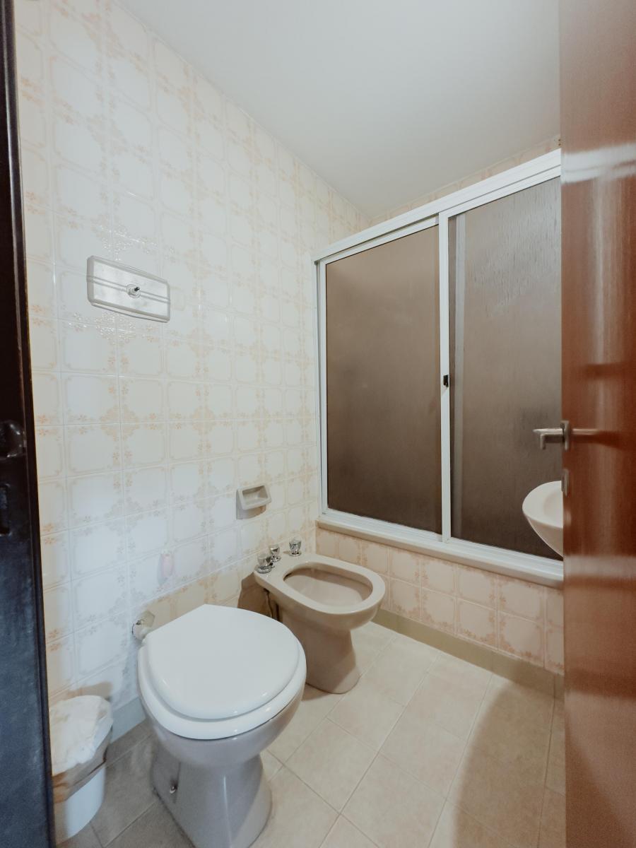 Venta - Departamento de Tres Dorm. en El Edificio Roca 1
