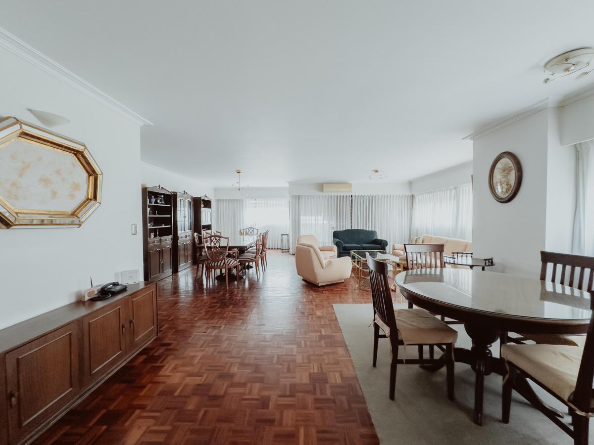 Venta - Departamento de Tres Dorm. en El Edificio Roca 3