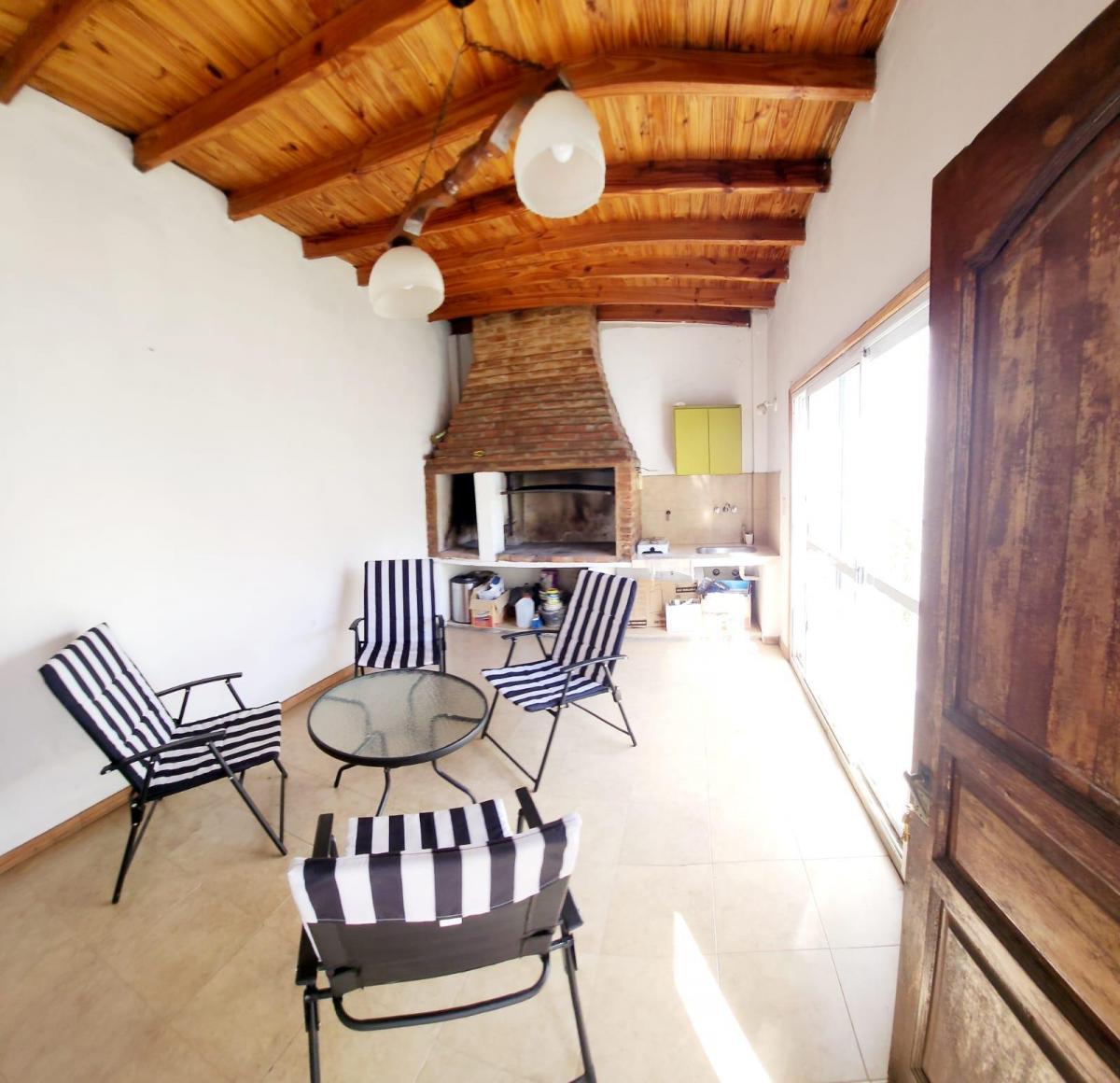CHALET CON GARAGE!