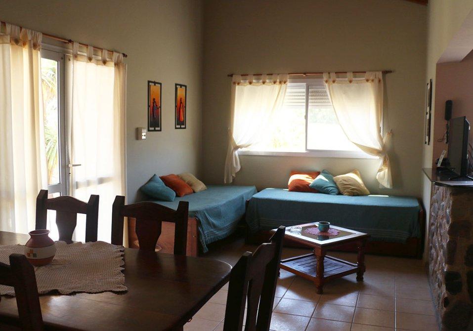 -COMPLEJO  DE  CABAÑAS DE DOS Y TRES AMBIENTES-