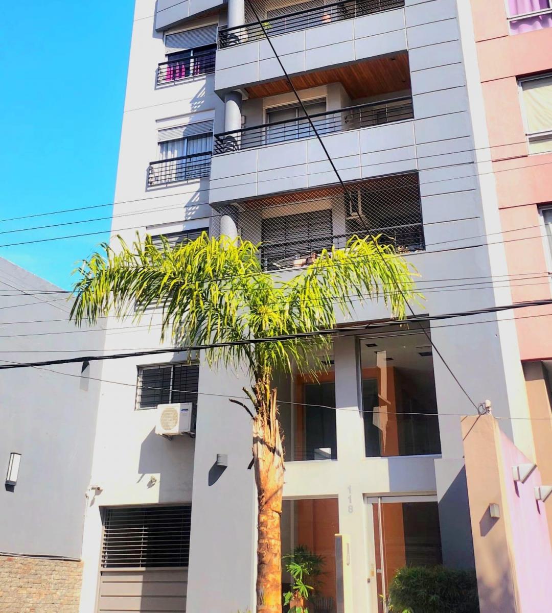 -IMPECABLE PISO DE CUATRO AMBIENTES CON COCHERA, BAULERA Y AMENITIES