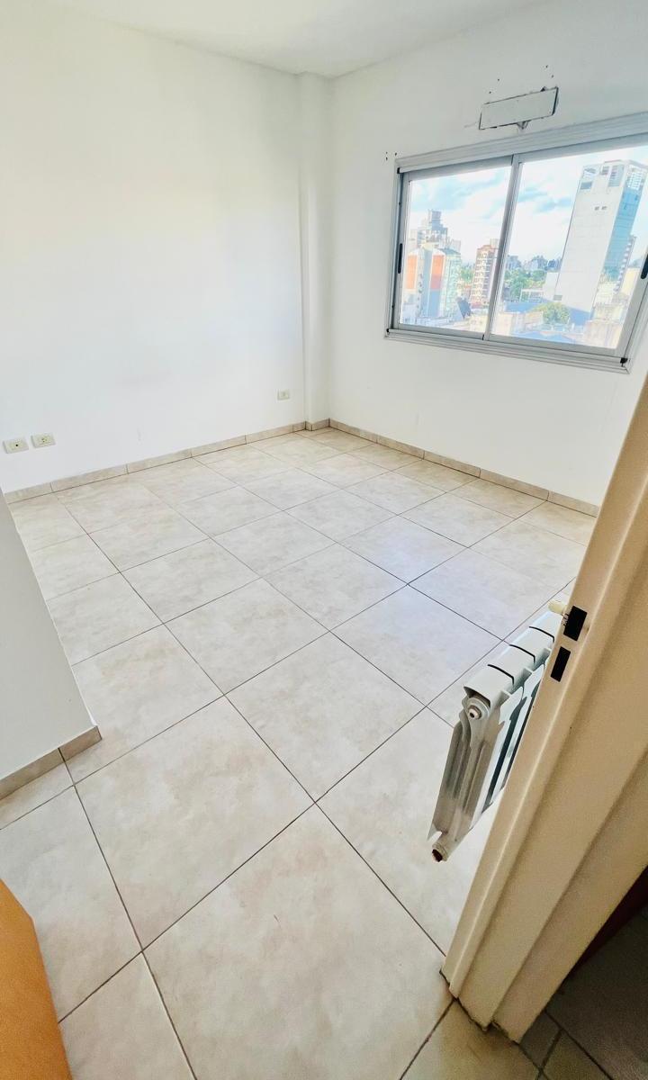 -SEMIPISO DE DOS AMBIENTES AL FRENTE-