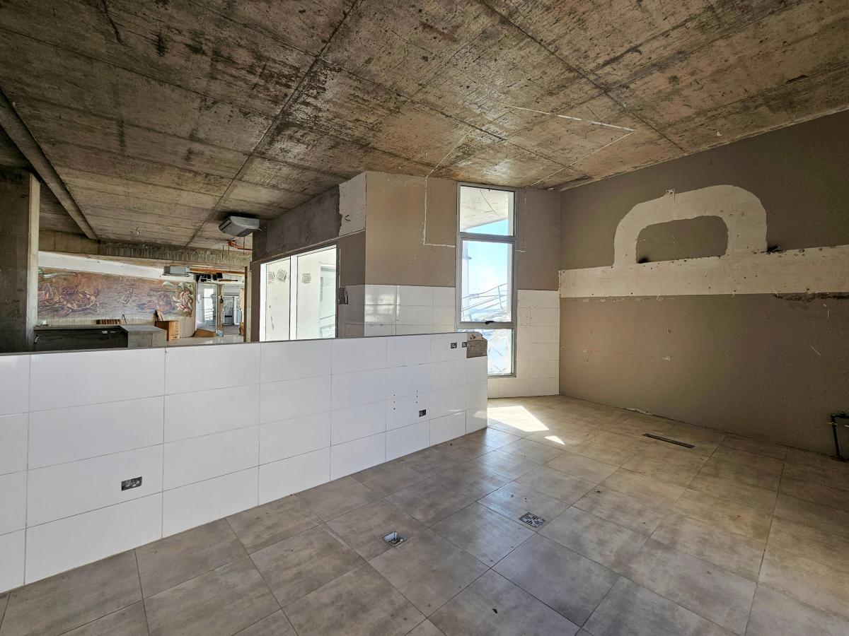 Foto de OFICINA/LOCAL COMERCIAL DE 340m2 CON VISTA AL RÍO EN ALQUILER EN PUERTO, imagen 4