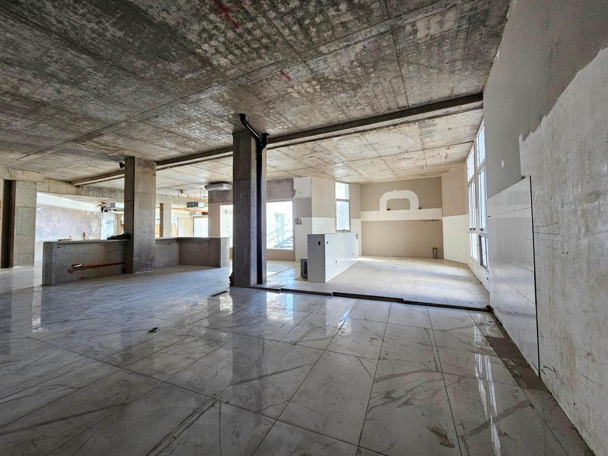 Foto de LOCAL COMERCIAL DE 340m2 CON VISTA AL RÍO EN ALQUILER EN PUERTO NORTE, imagen 4