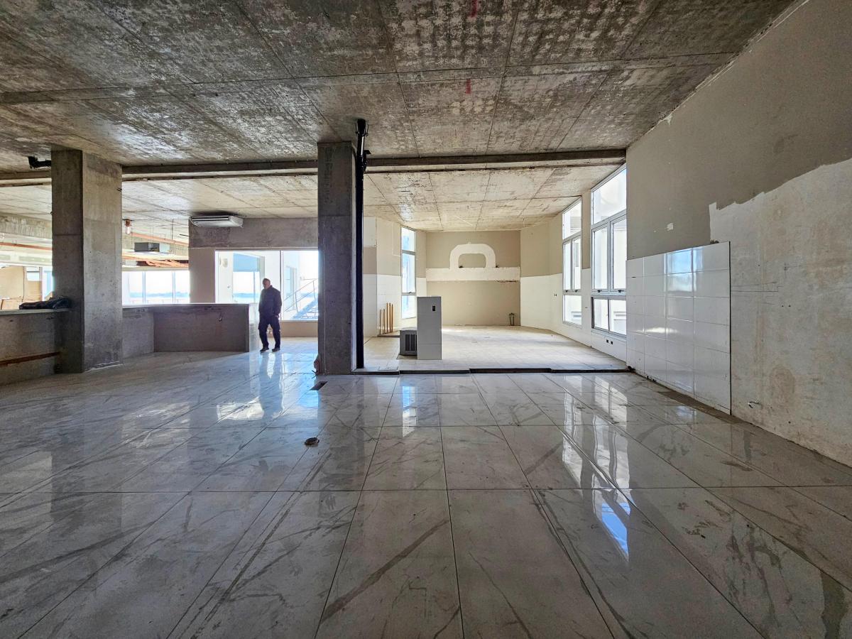 Foto de LOCAL COMERCIAL DE 340m2 CON VISTA AL RÍO EN ALQUILER EN PUERTO NORTE, imagen 4