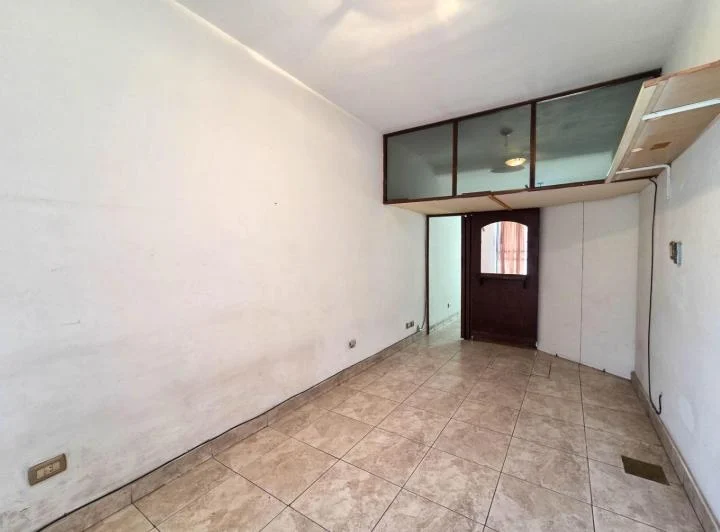 CASA EN ALQUILER DE 3 DORMITORIOS CON COCHERA, PATIO Y PARRILLERO 5