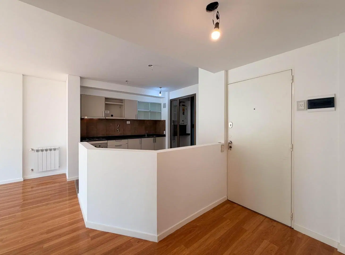DEPARTAMENTO MODRNO DE 2 DORMITORIOS CON COCHERA EN SANTIAGO Y SANTA FE 4
