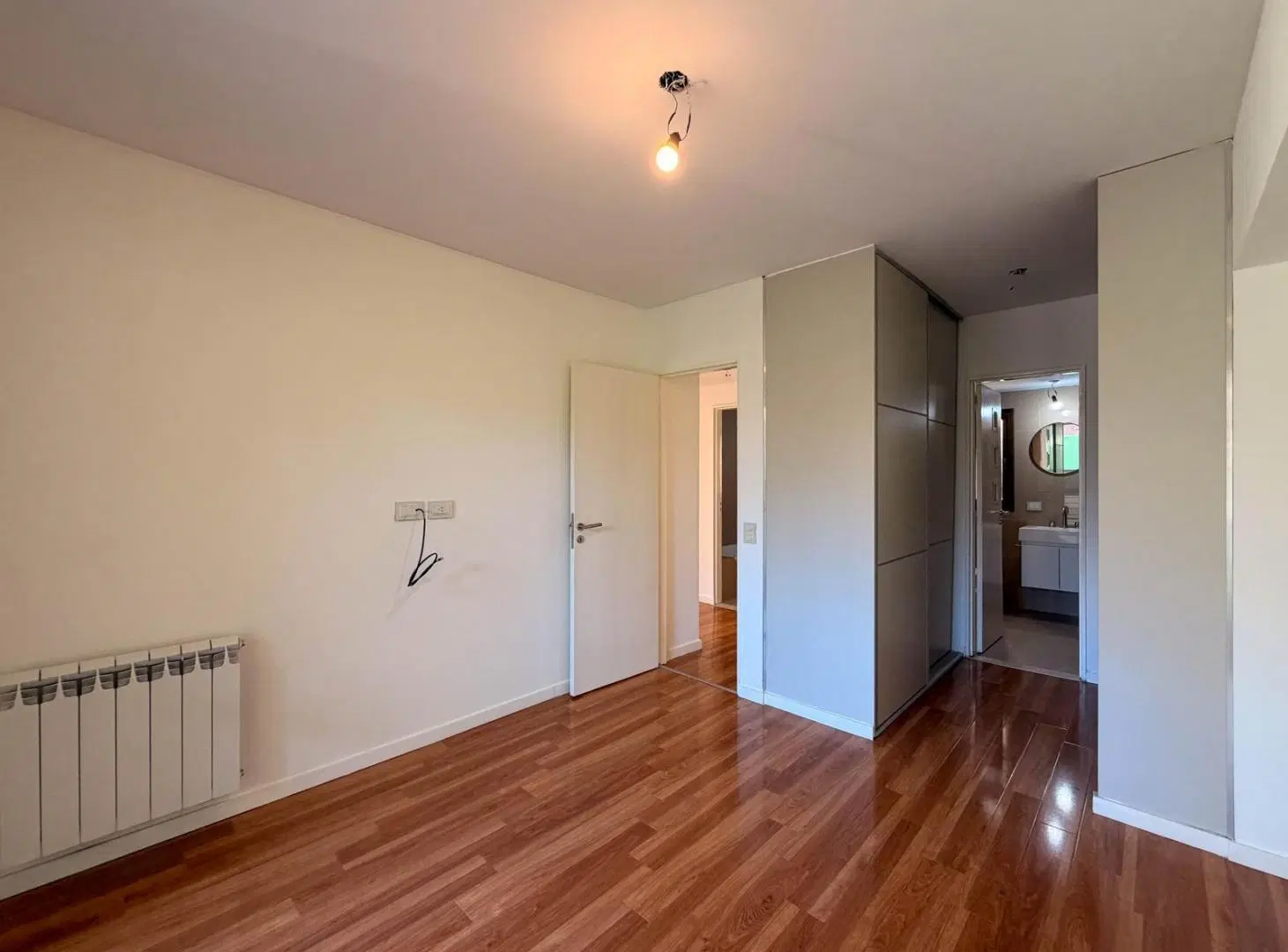 DEPARTAMENTO MODRNO DE 2 DORMITORIOS CON COCHERA EN SANTIAGO Y SANTA FE 2