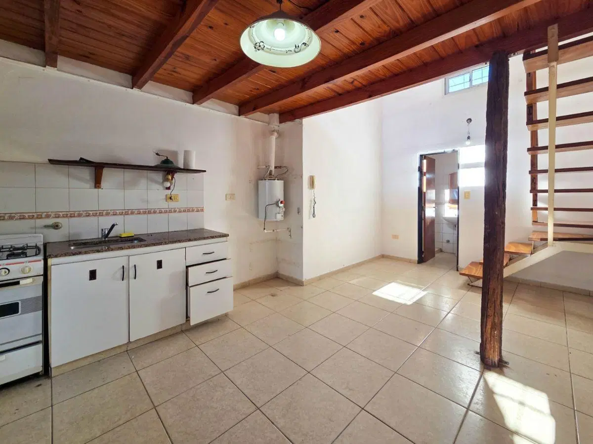 DEPARTAMENTO DE 1 DORMITORIO EN PASILLO EN DEAN FUNES Y BUENOS AIRES 3