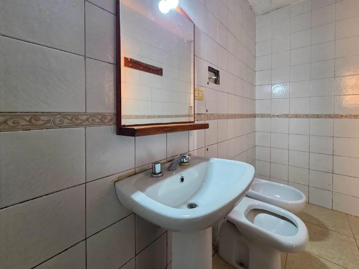 DEPARTAMENTO DE 1 DORMITORIO EN PASILLO EN DEAN FUNES Y BUENOS AIRES 4