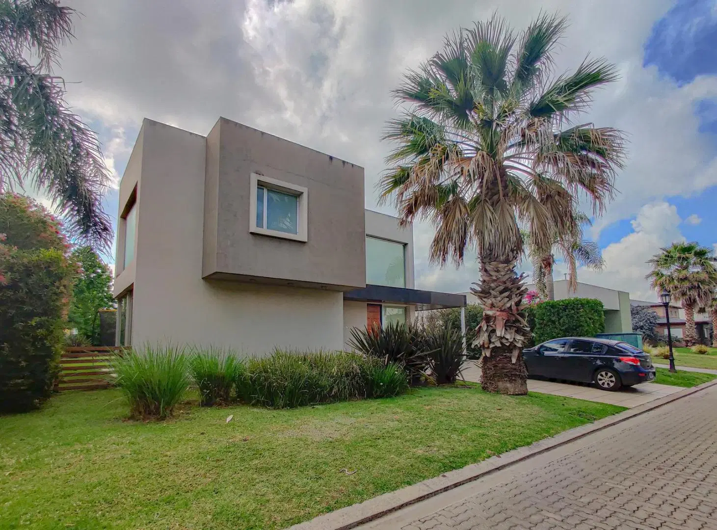 CASA DE 3 DORMITORIOS EN VENTA EN BARRIO PRIVADO MIRAFLORES-FUNES HILLS 5