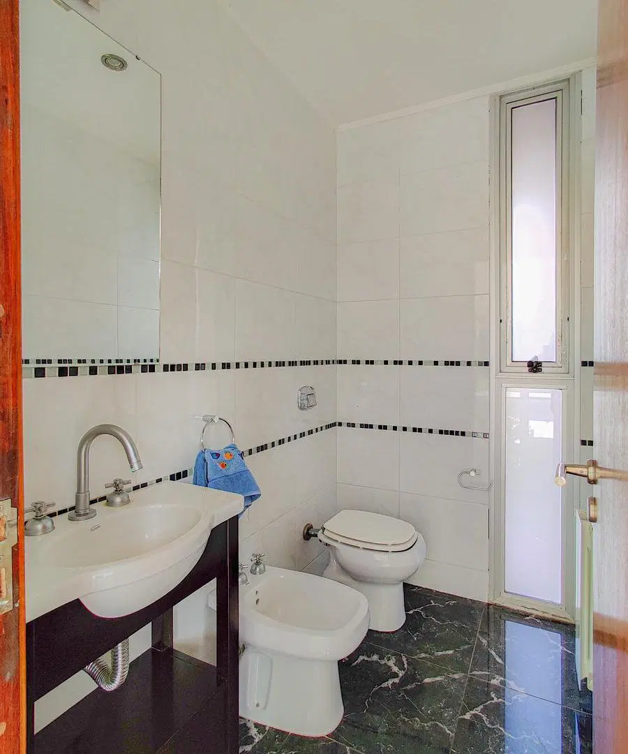 CASA DE 3 DORMITORIOS EN VENTA EN BARRIO PRIVADO MIRAFLORES-FUNES HILLS 3