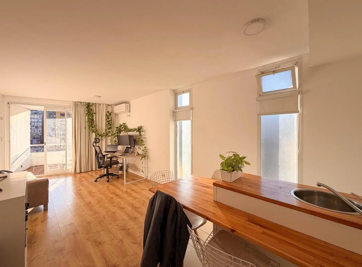 MONOAMBIENTE AMPLIO EN VENTA EN BARRIO MARTIN 2