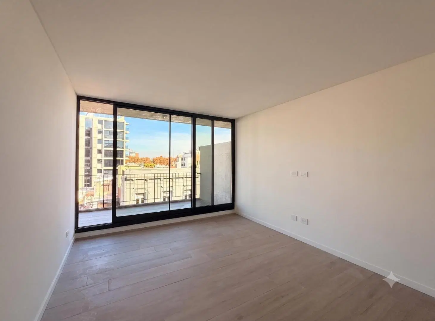 DEPARTAMENTO MODERNO DE 2 DORMITORIOS CON COCHERA EN EDIFICIO CON AMENITIES (PILETA, GYM, QUINCHOS) 3