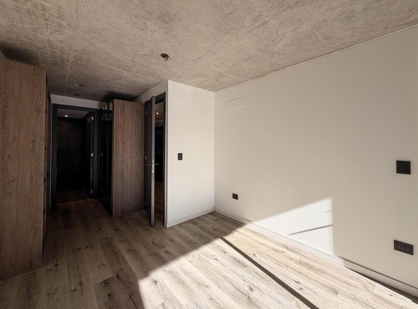 DEPARTAMENTO DE DISEÑO DE 2 DORMITORIOS CON PATIO Y PARRILLERO EN BARRIO MARTIN