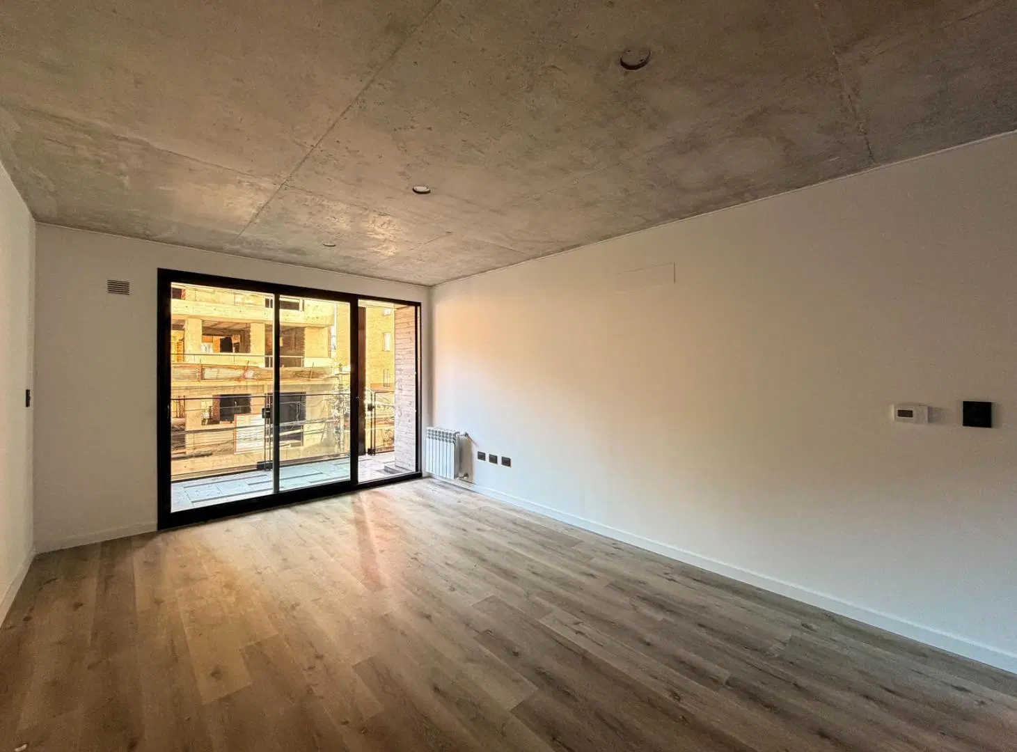 DEPARTAMENTO DE DISEÑO DE 2 DORMITORIOS CON PATIO Y PARRILLERO EN BARRIO MARTIN 4