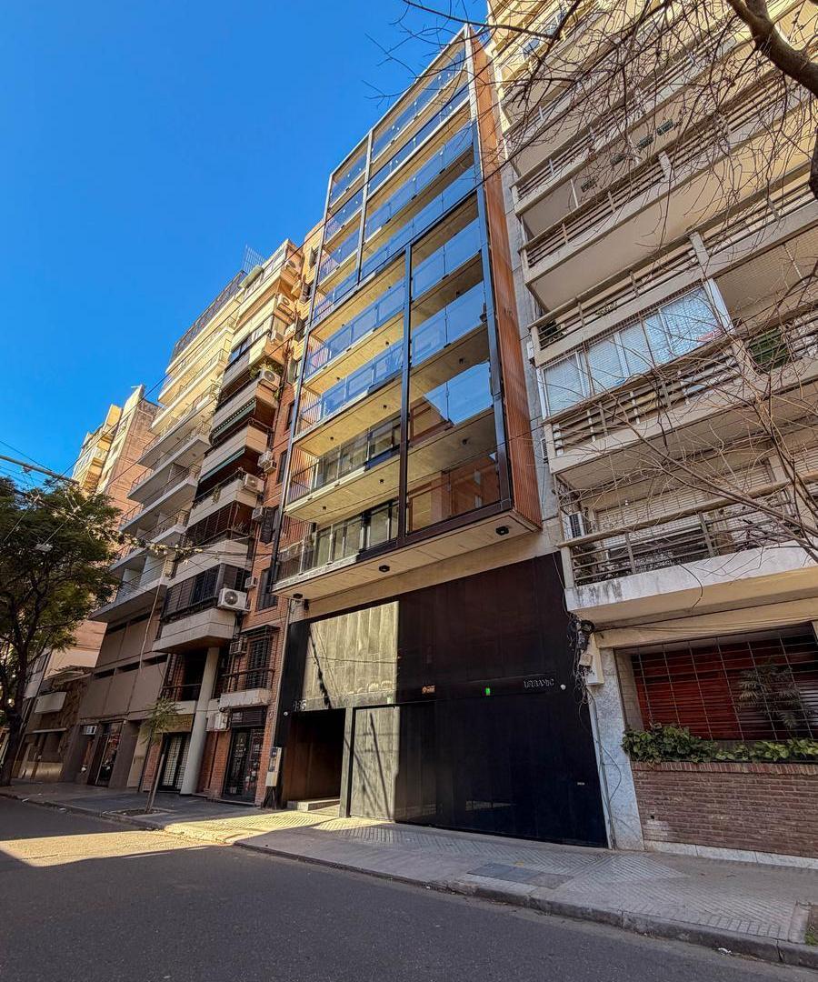 DEPARTAMENTO DE DISEÑO DE 2 DORMITORIOS CON PATIO Y PARRILLERO EN BARRIO MARTIN
