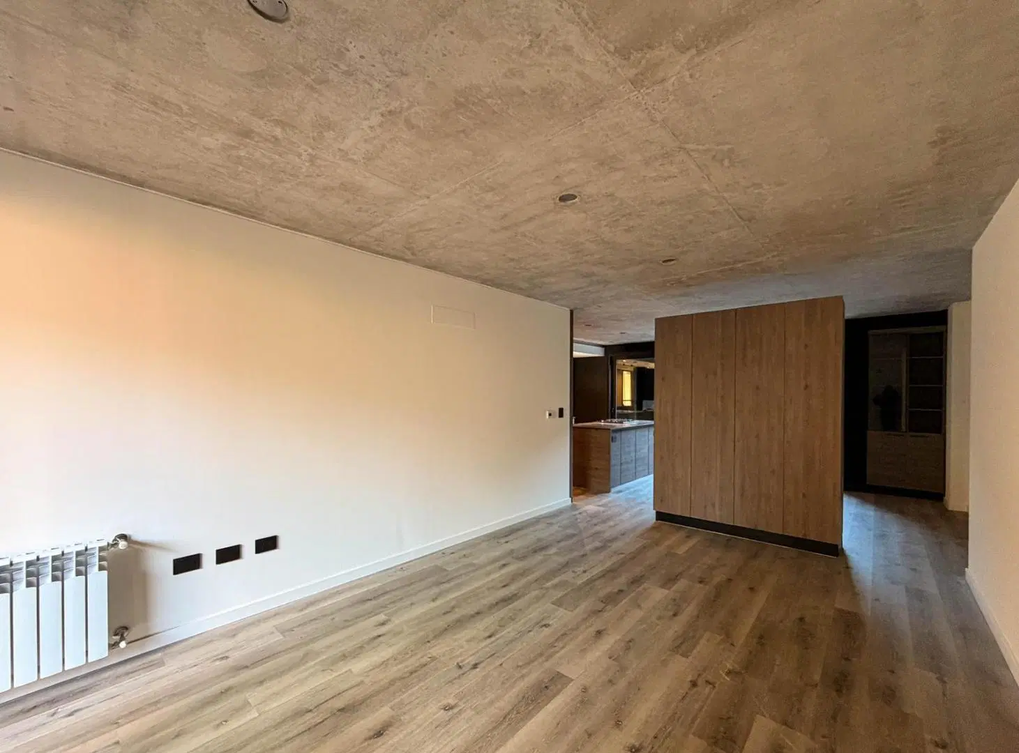 DEPARTAMENTO DE DISEÑO DE 2 DORMITORIOS CON PATIO Y PARRILLERO EN BARRIO MARTIN 2