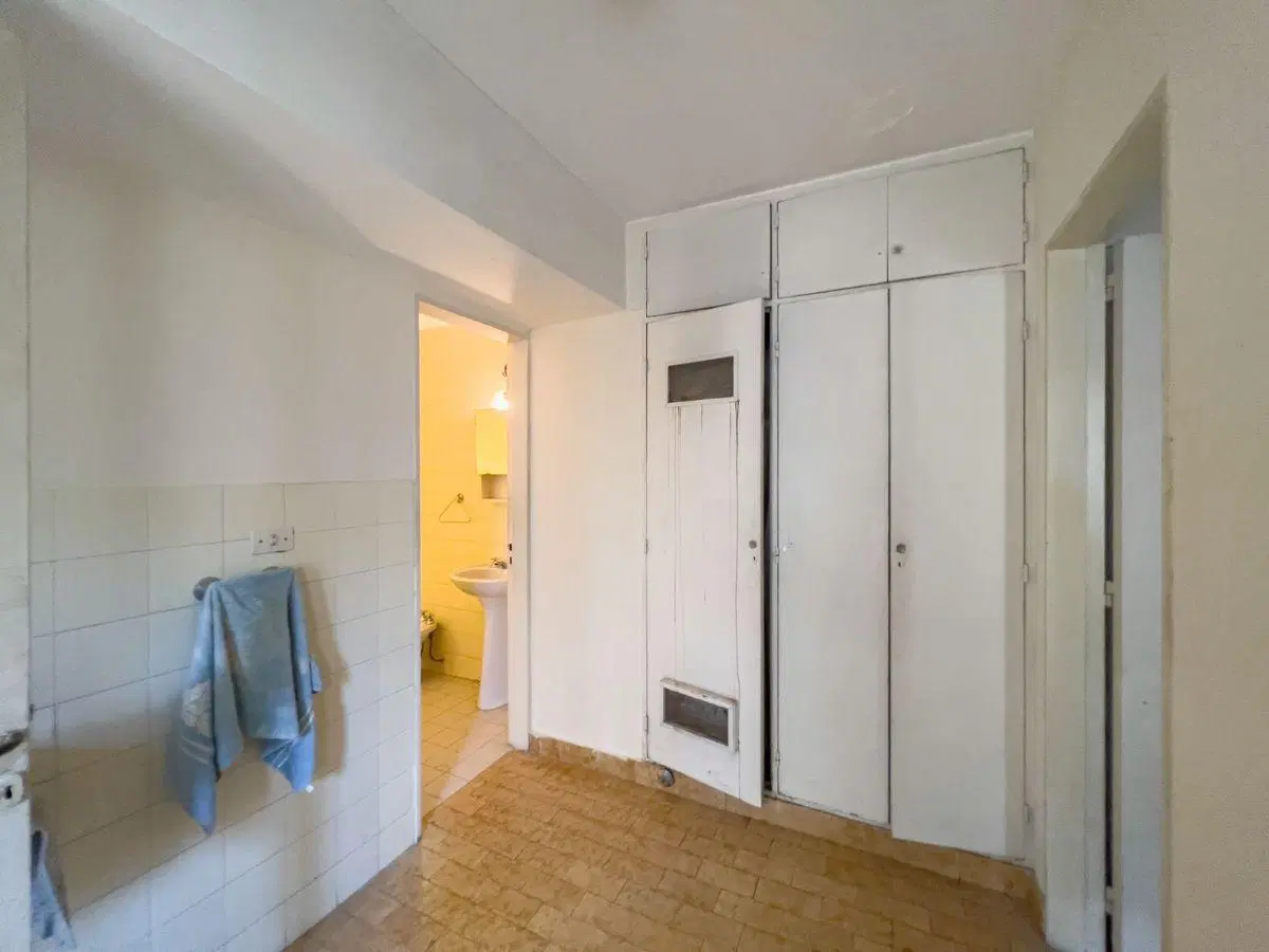 DEPARTAMENTO DE 3 DORMITORIOS COCHERA SOBRE Av. PELLEGRINI 8