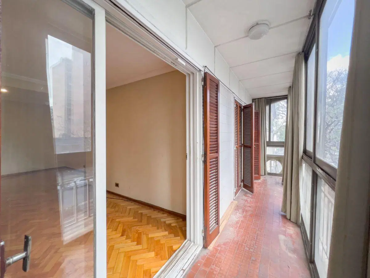 DEPARTAMENTO DE 3 DORMITORIOS   COCHERA SOBRE Av. PELLEGRINI 4