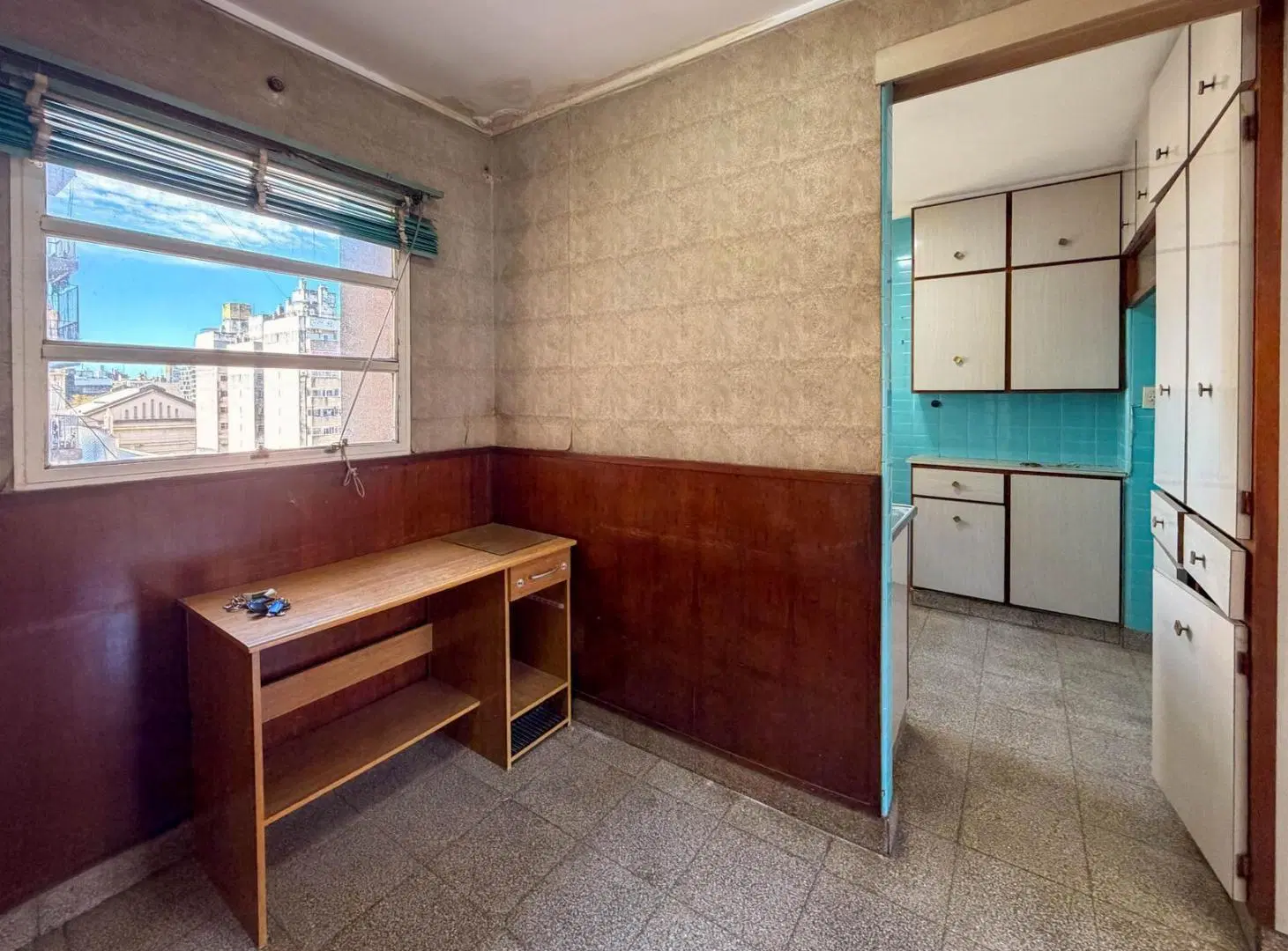 DEPARTAMENTO ANTIGUO DE 2 DORMITORIOS DEPENDENCIA EN ALQUILER EN ZONA CENTRO 4