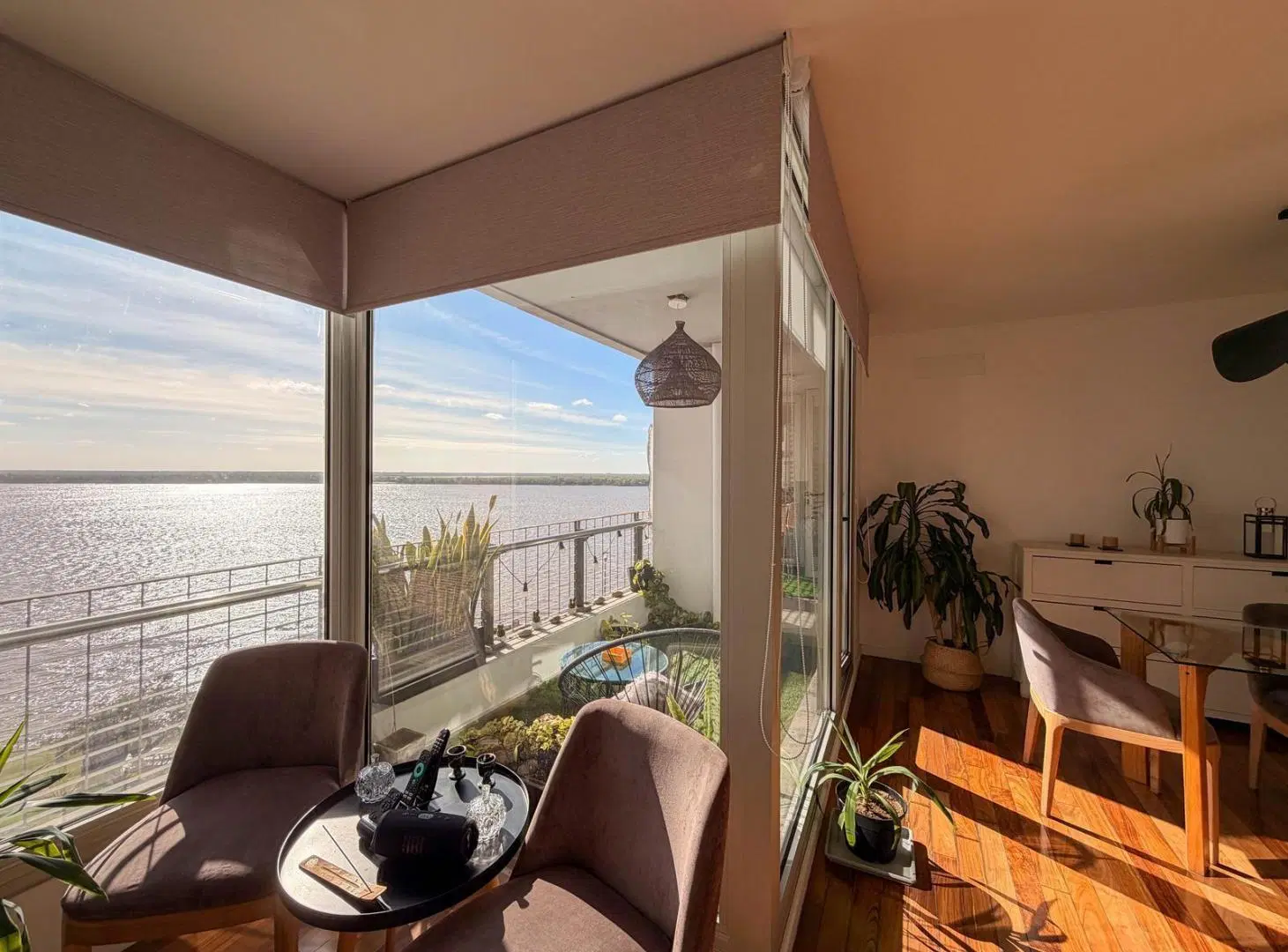 DEPARTAMENTO DE 2 DORMITORIOS CON VISTA AL RÍO   COCHERA   BAULERA EN ALQUILER EN PUERTO NORTE 5