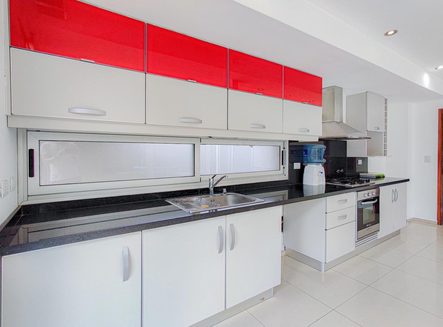 Foto de CASA DE 3 DORMITORIOS EN VENTA EN BARRIO PRIVADO MIRAFLORES-FUNES HILLS, imagen 4