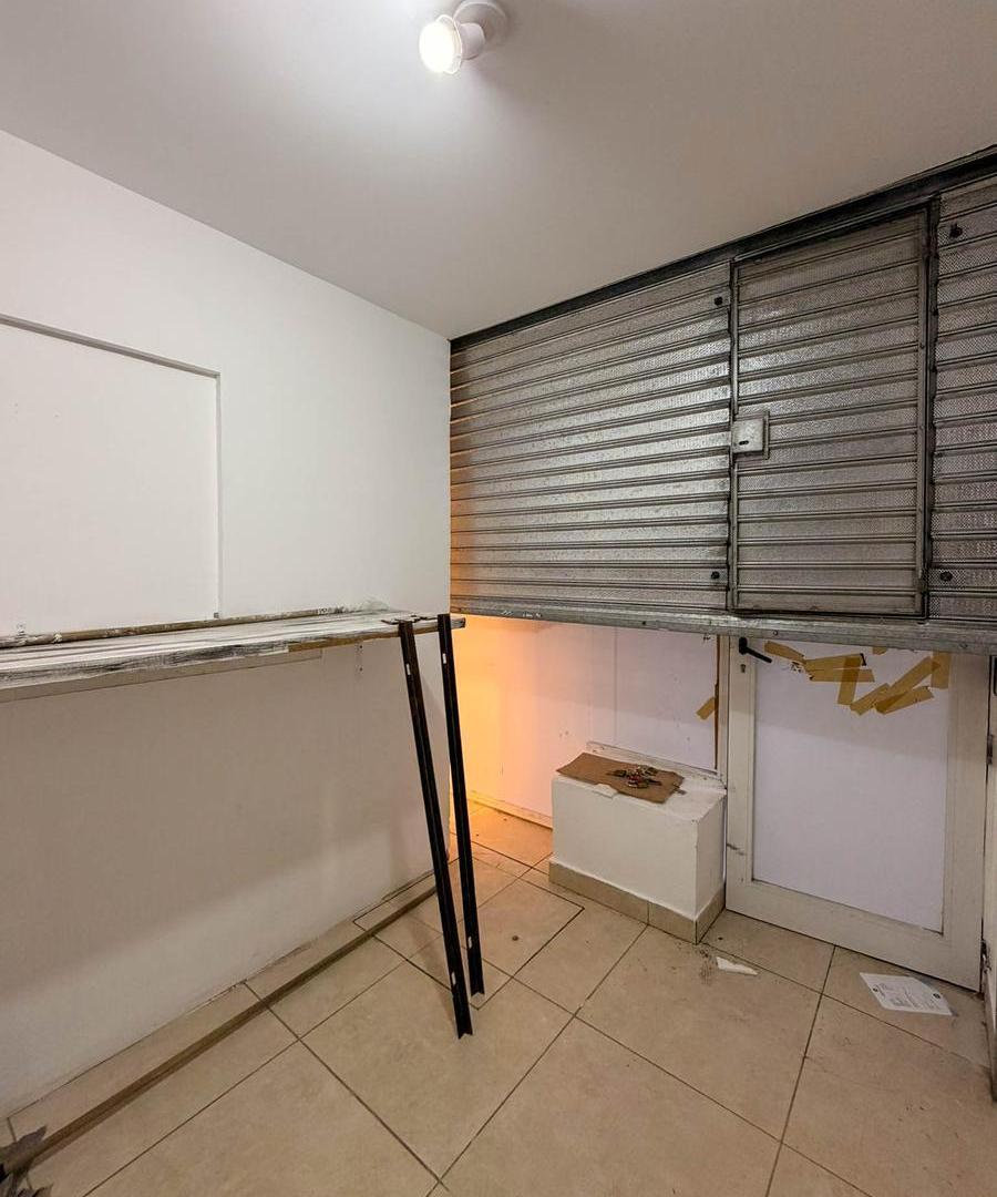 Foto de LOCAL COMERCIAL CON OFICINAS DE 210 M2 EN ALQUILER EN SALTA AL 3200, imagen 4