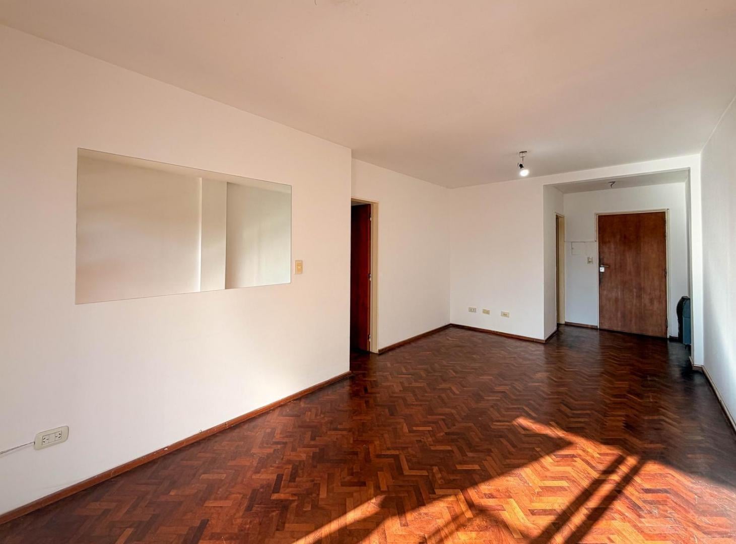 Foto de VENTA | 3 DORMITORIOS | AMPLIO Y LUMINOSO | BARRIO MARTÍN ROSARIO, imagen 2
