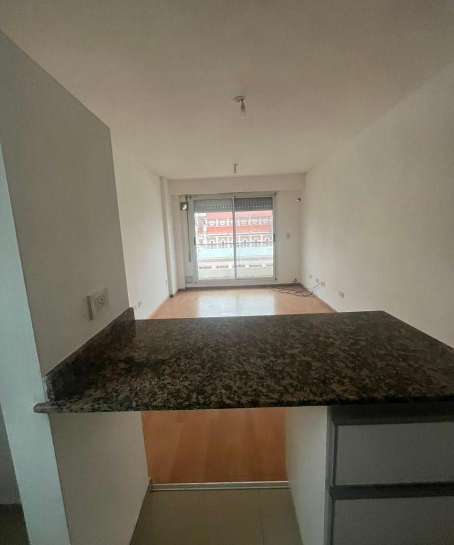 Foto de Departamento 1 dormitorio con balcón al frente - Alquiler - Zona Centro Rosario, imagen 4