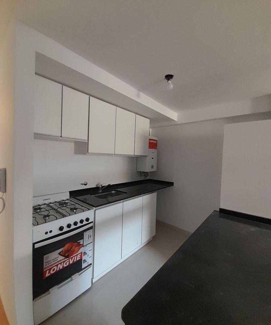 Foto de Departamento de 1 dormitorio con patio en alquiler – Barrio Martin, Rosario, imagen 5
