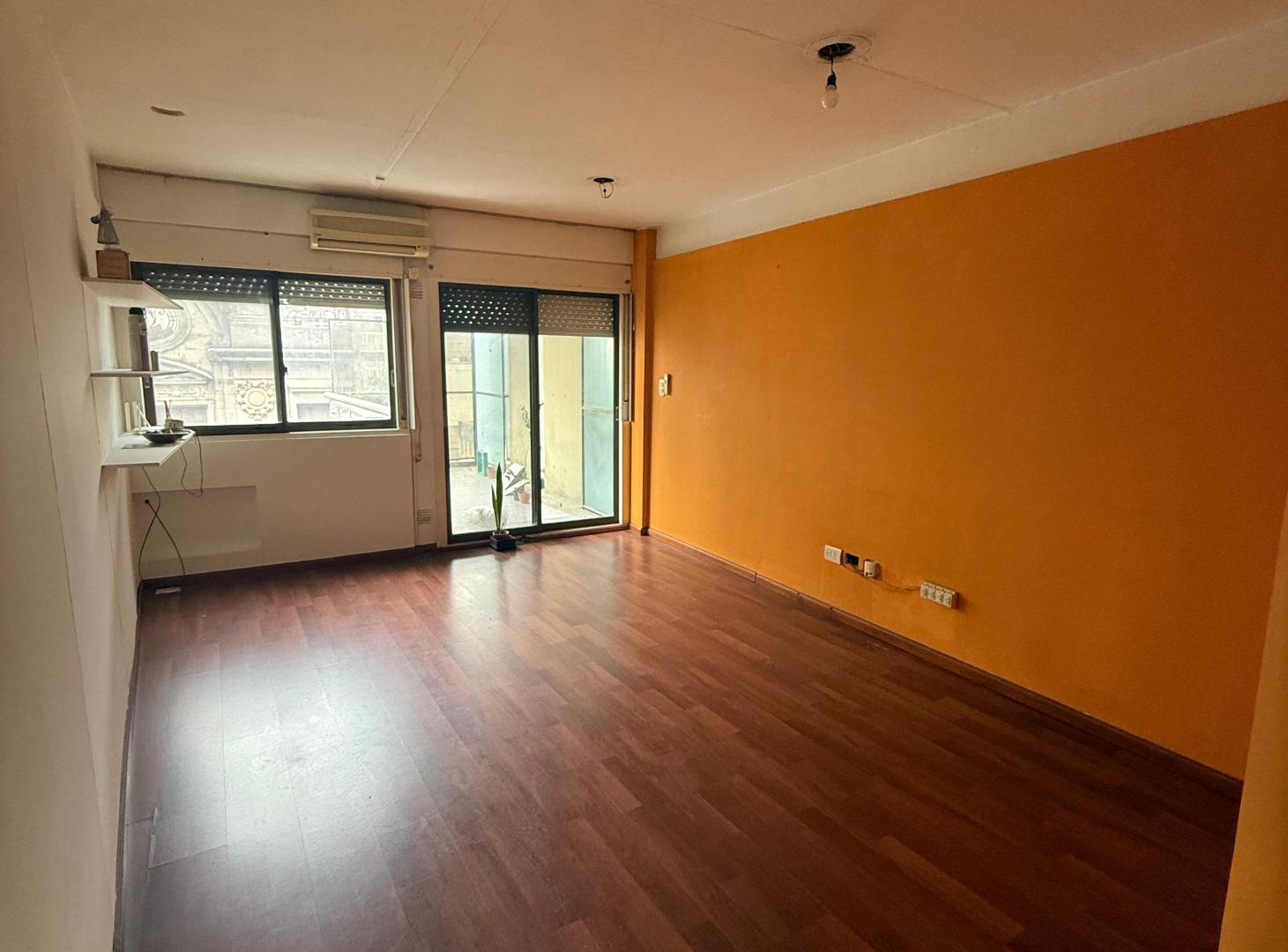 Foto de Alquiler Depto. 2 dormitorios | 2 baños | Amplio balcón al frente | Centro, Rosario, imagen 2