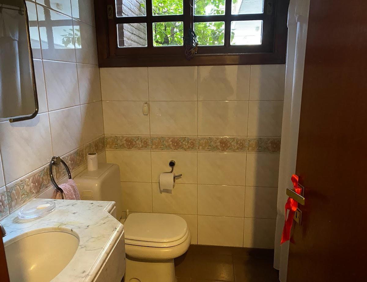 Casa en Venta 4 Dorm. Bo Cerrado San Miguel de Ghiso, Bella Vista 1