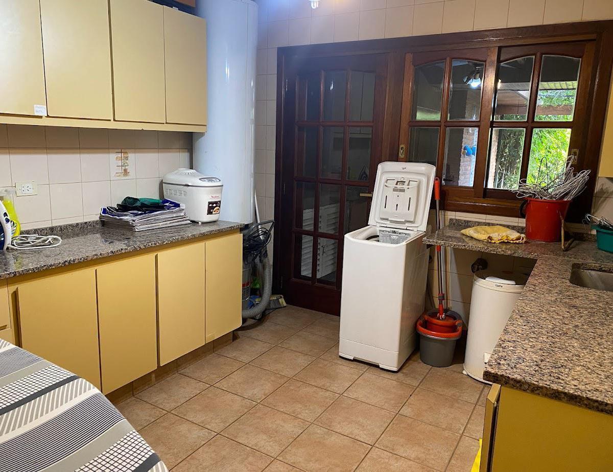 Casa en Venta 4 Dorm. Bo Cerrado San Miguel de Ghiso, Bella Vista 4