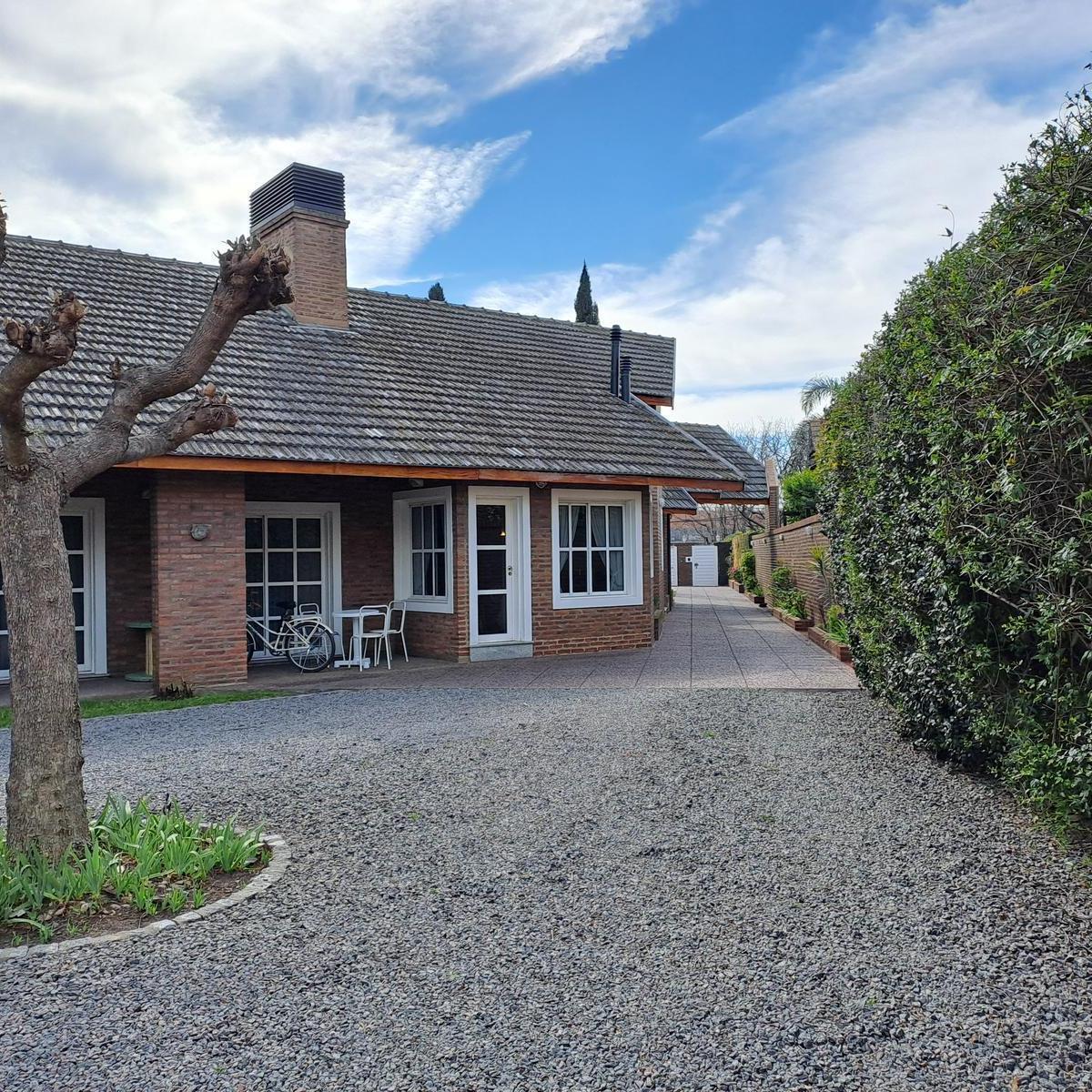 Casa en Venta en Hurlingham 4 Dormit 3