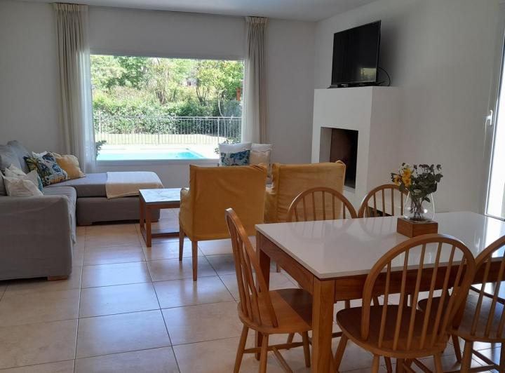 Casa en  barrio con portón, alquiler enero 2026 4