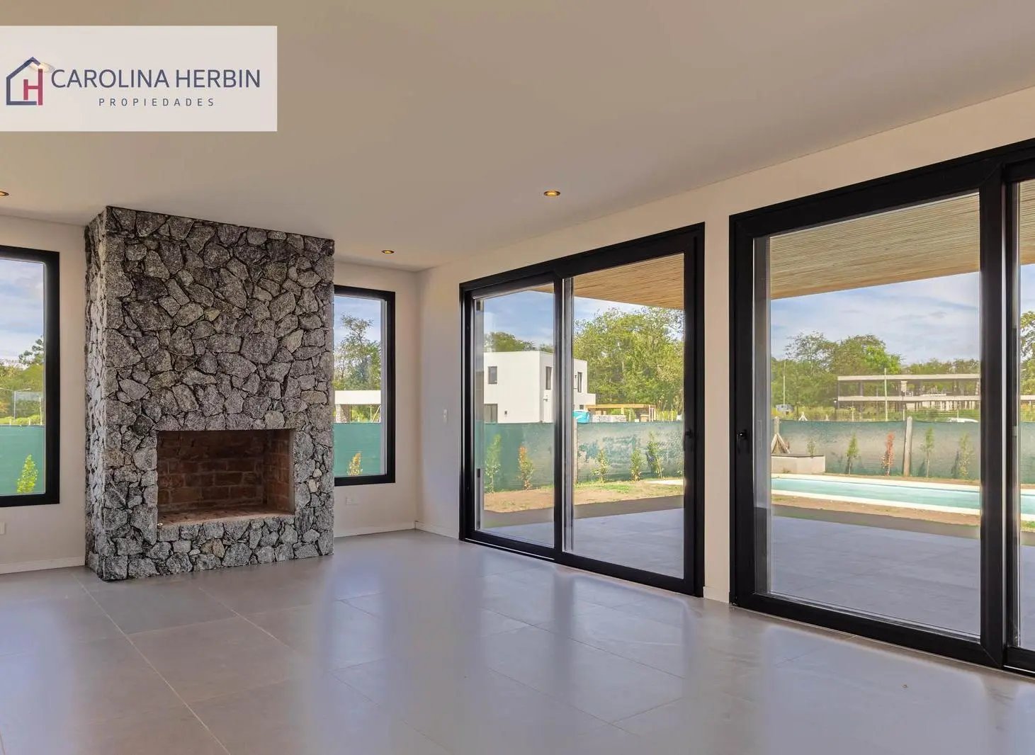 Venta casa a estrenar en barrio cerrado Village Joven Bella Vista 4