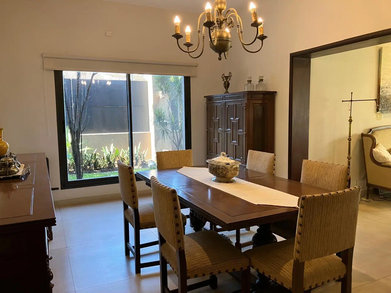 Casa en venta, reciclada en Bella Vista 2