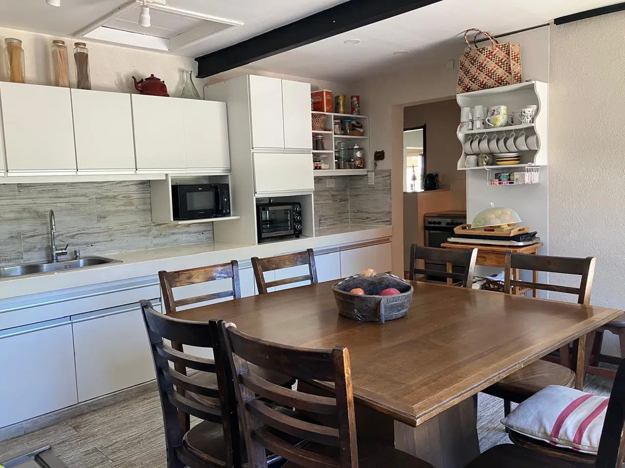 Casa en venta, reciclada en Bella Vista 4