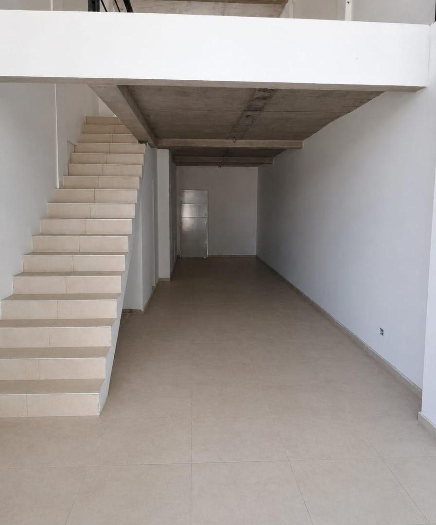 Foto de EXCELENTE LOCAL EN VENTA, Parque Leloir, imagen 3