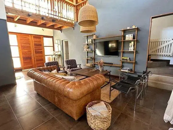 Casa en Bella Vista en barrio Bs A. Village 1