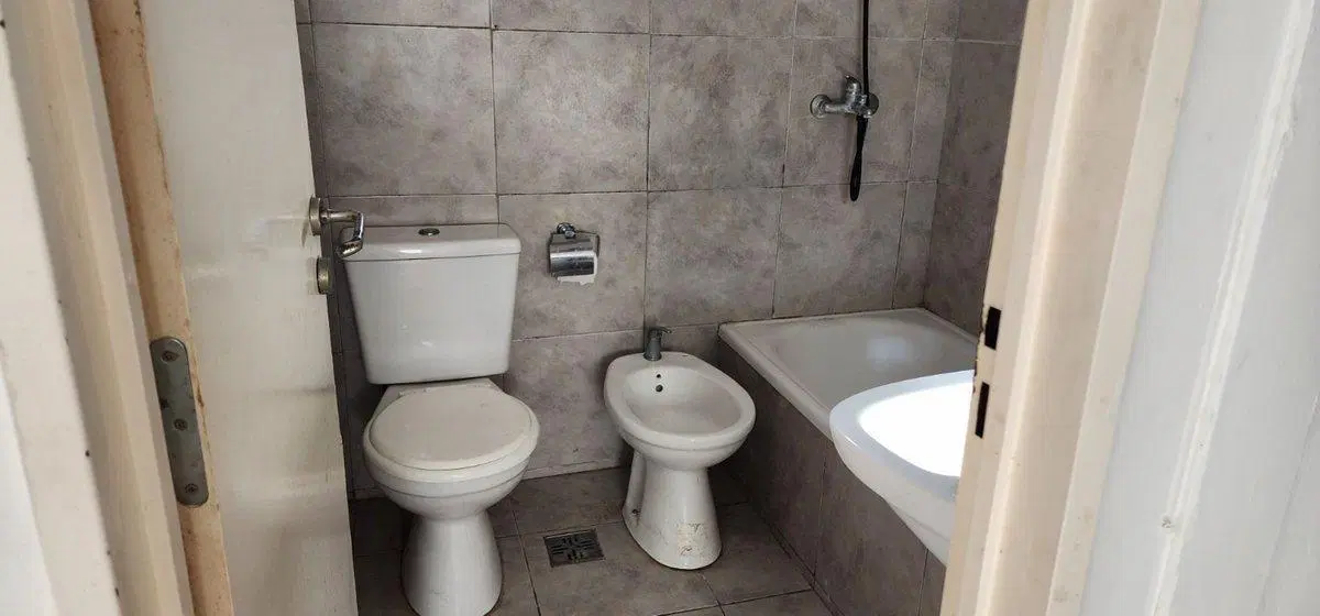 Venta depto. duplex 2 amb. patio villa de Mayo 5