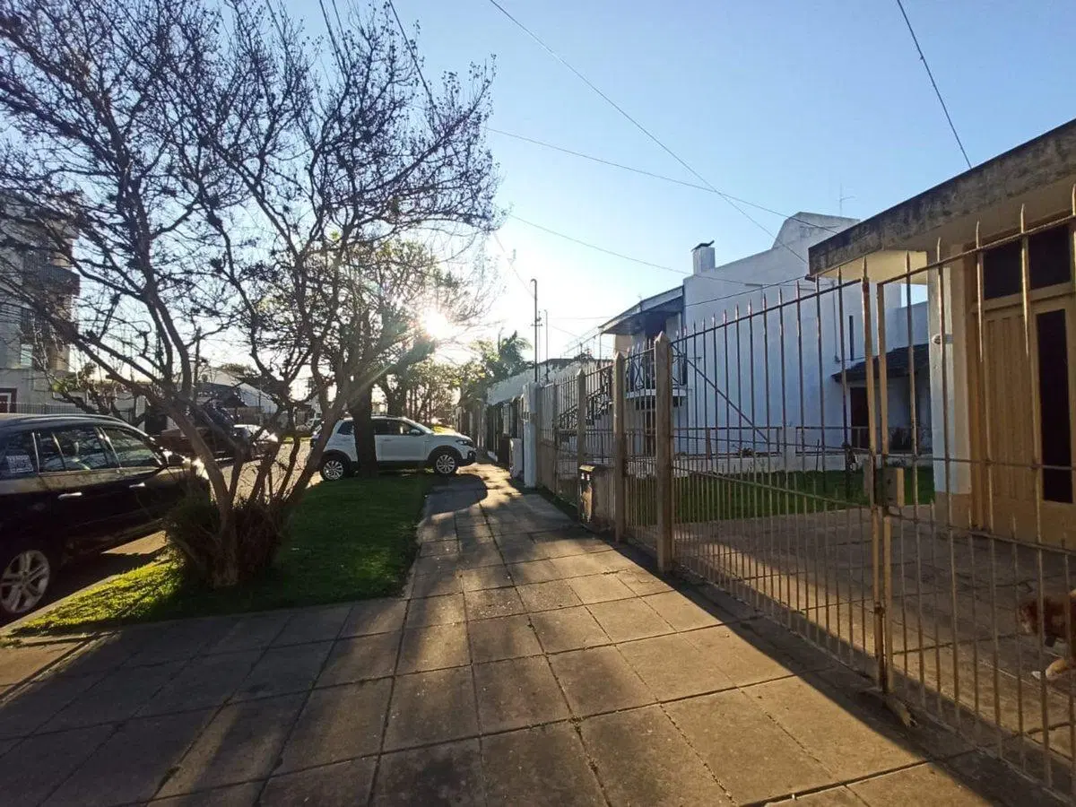 VENTA CASA 4 AMB MORENO CENTRO C/ JARDIN Y COCHERA 2