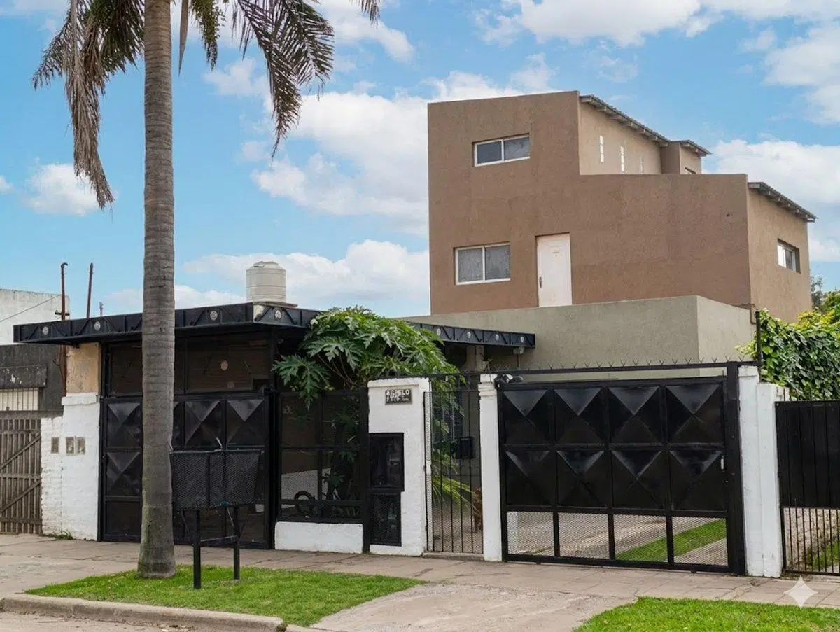 VENTA CASA MULTIFAMILIAR 5 y 4 AMB JOSE C PAZ 2