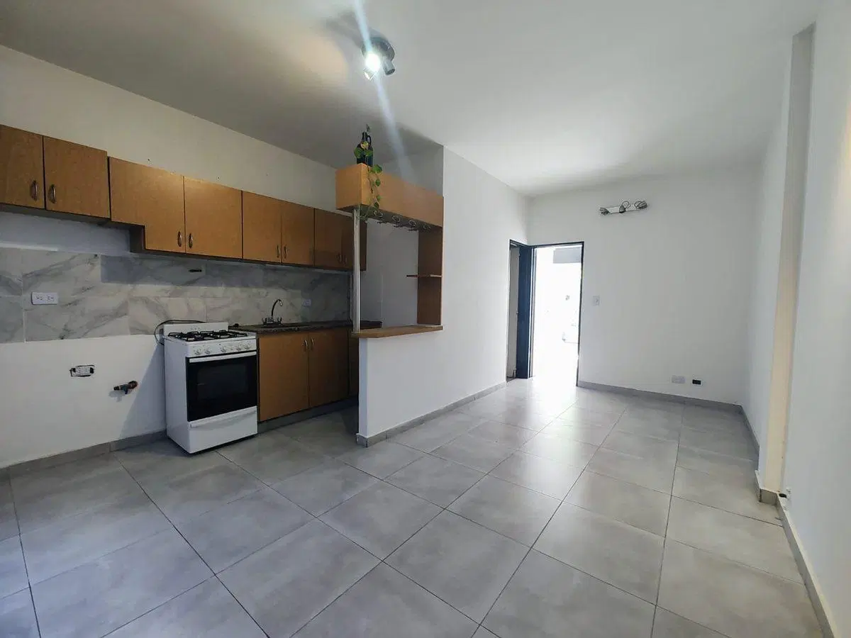 VENTA DEPARTAMENTO 2 AMBIENTES CASEROS CON PATIO 3