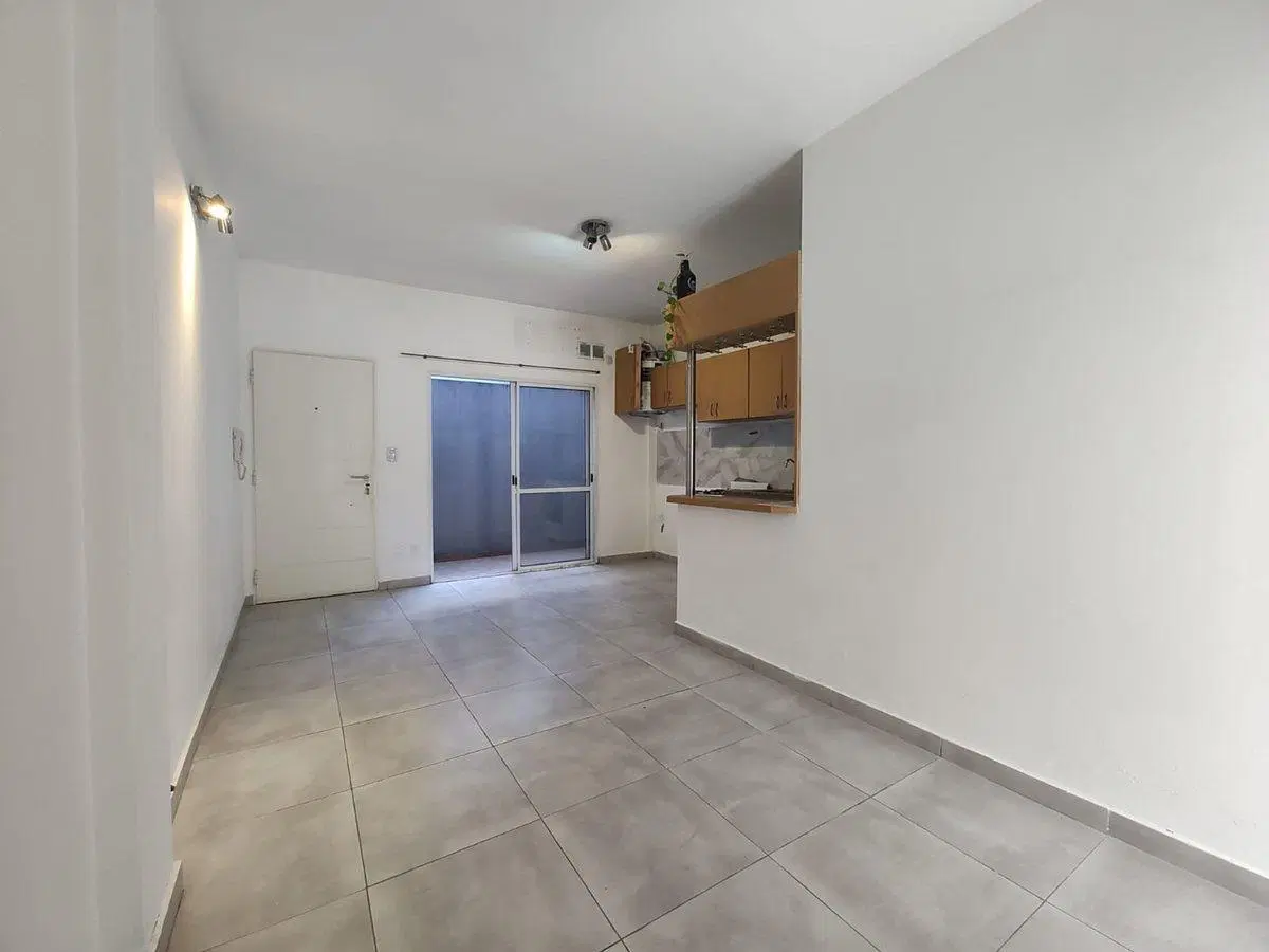 VENTA DEPARTAMENTO 2 AMBIENTES CASEROS CON PATIO 2
