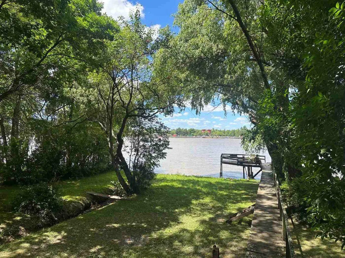 VENTA LOTE C/CASA PARANÁ DE LAS PALMAS FTE. PUERTO 5
