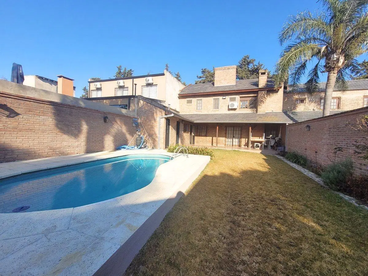 CASA EN VENTA DON TORCUATO - 5 AMB + QUINCHO 4 AMB 3