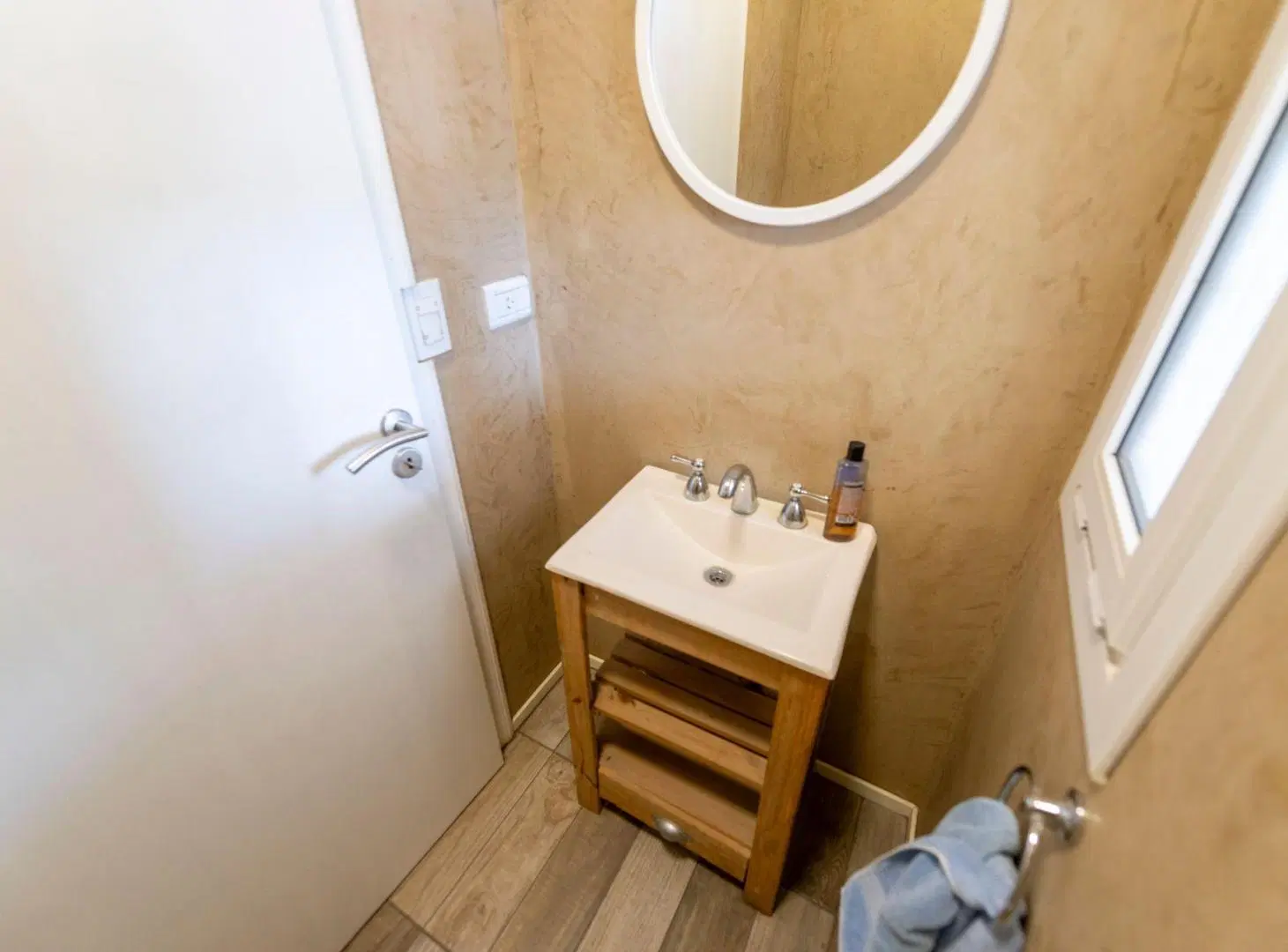 CASA EN VENTA 4 AMB CON PILETA LOMA VERDE ESCOBAR 2