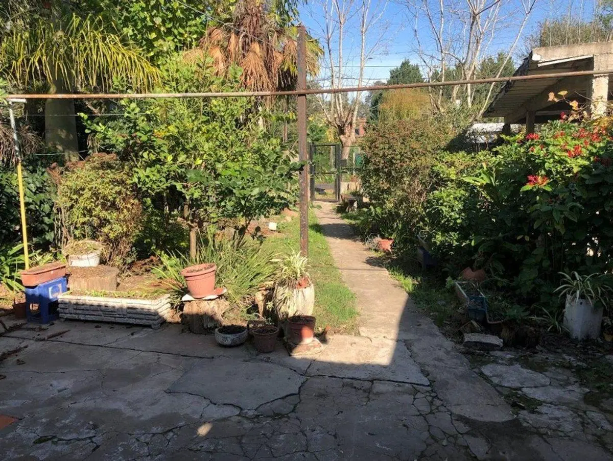 CASA 6 AMBIENTES CON JARDIN ZONA LOS POLVORINES 5